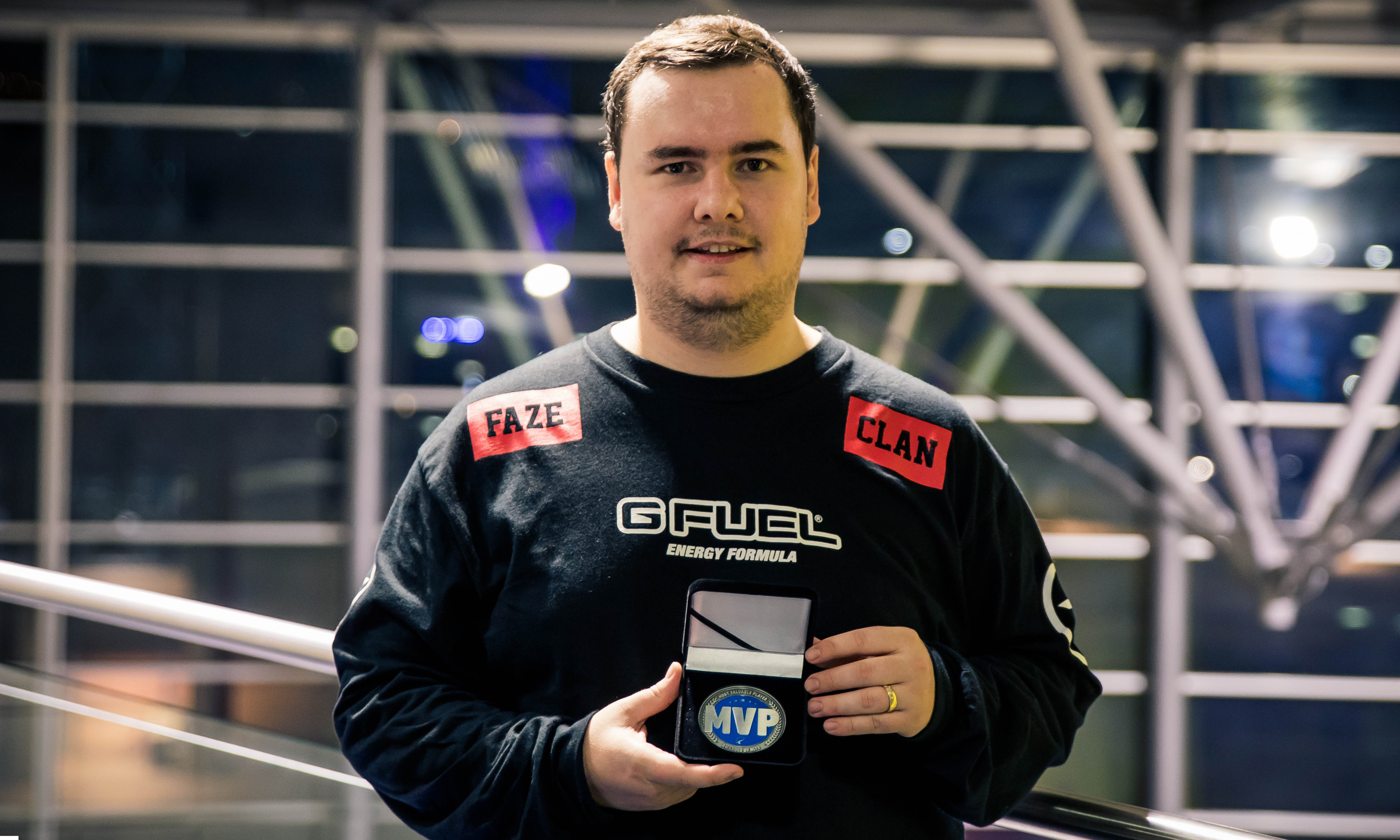 队以接触强 队以接触强